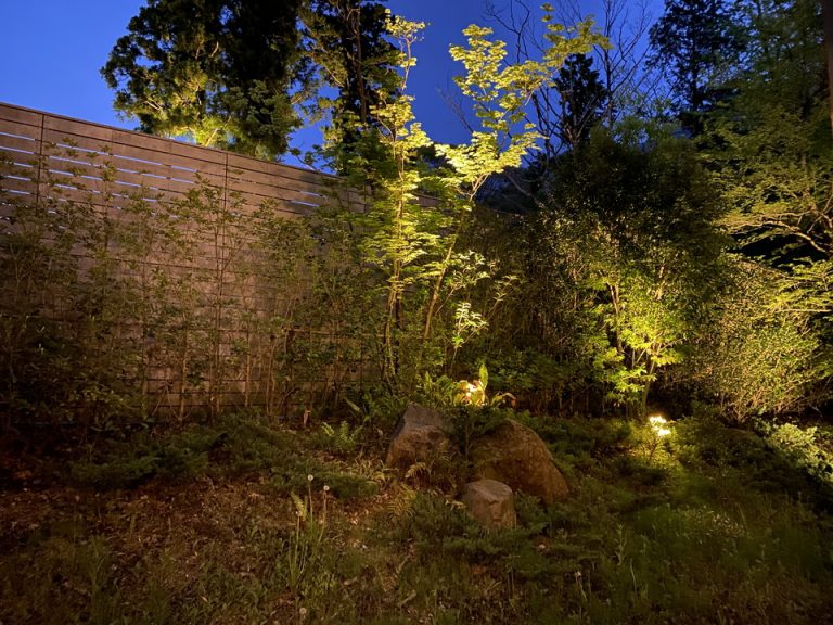 部屋からの眺望。夜はライトアップされる