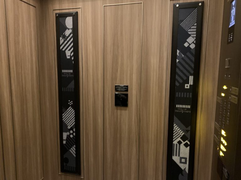 エレベーター内 装飾