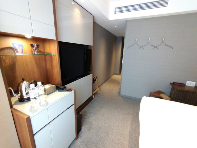 客室全体(入口方向)