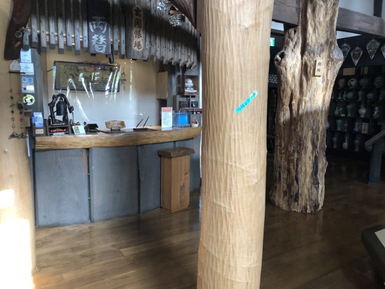 フロント全体とカウンター2