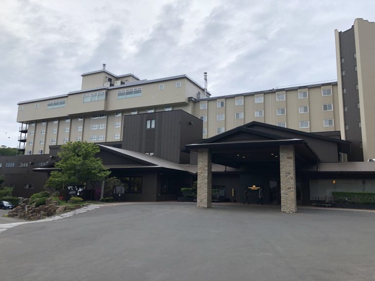 エントランス外観1