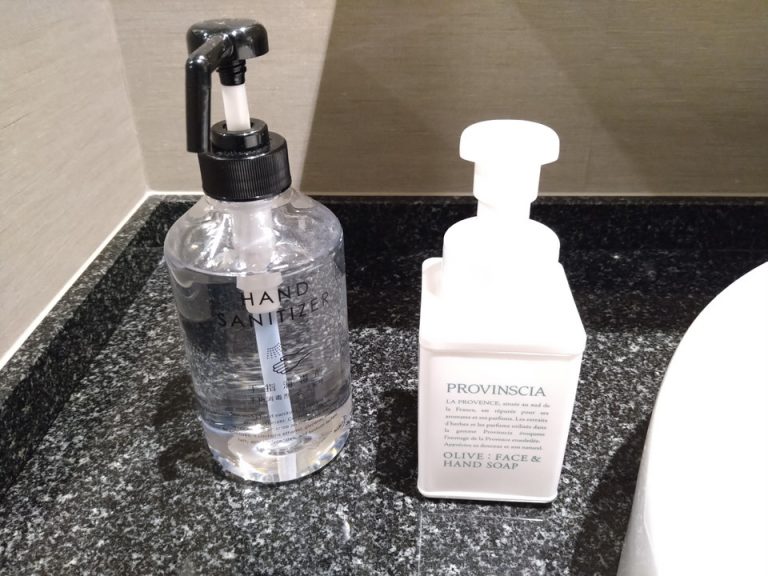 ハンドソープとアルコールジェル