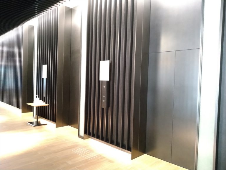 エレベーターフロント階外観