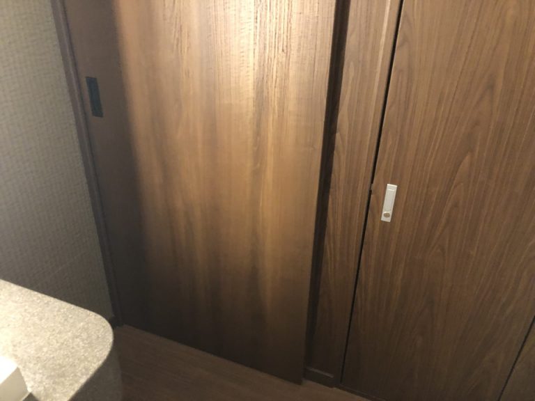 クローゼット閉じた状態1