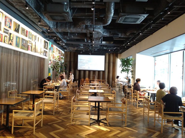 レストラン内観