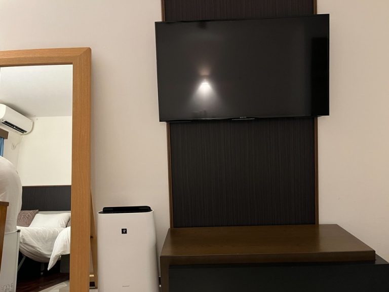 客室ベッドからみるテレビ