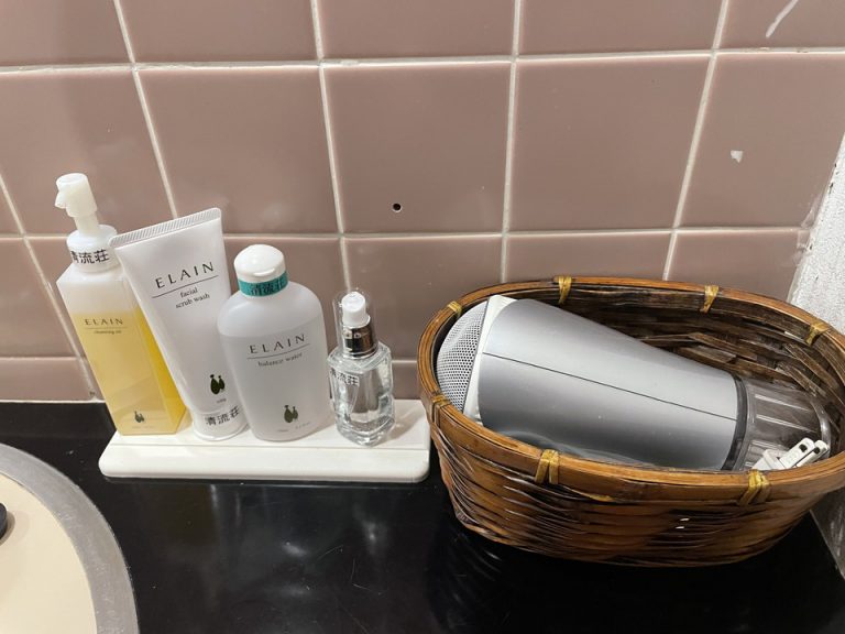 ELAINアメニティーとドライヤー