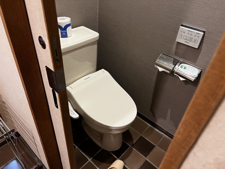 客室トイレ便器(1)