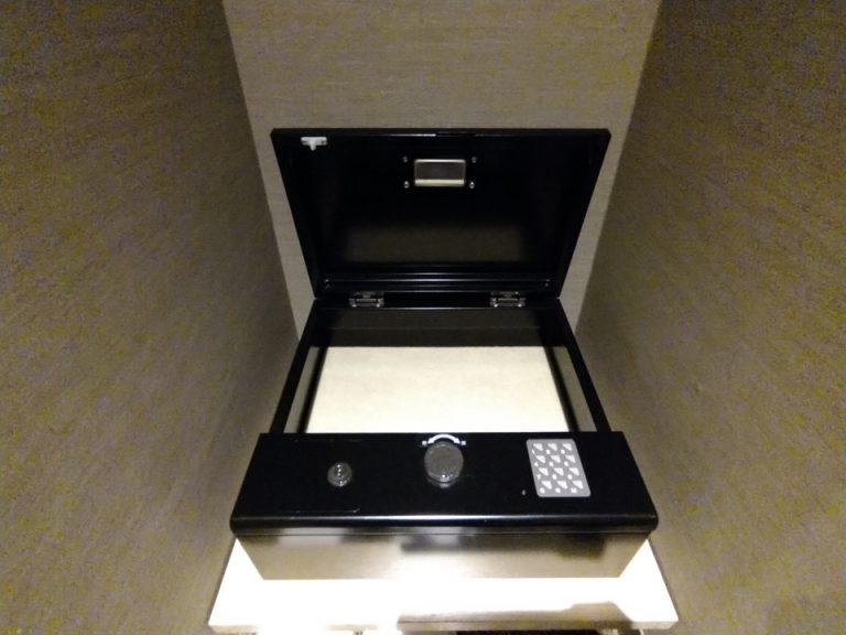 セーフティボックス(開けた状態)