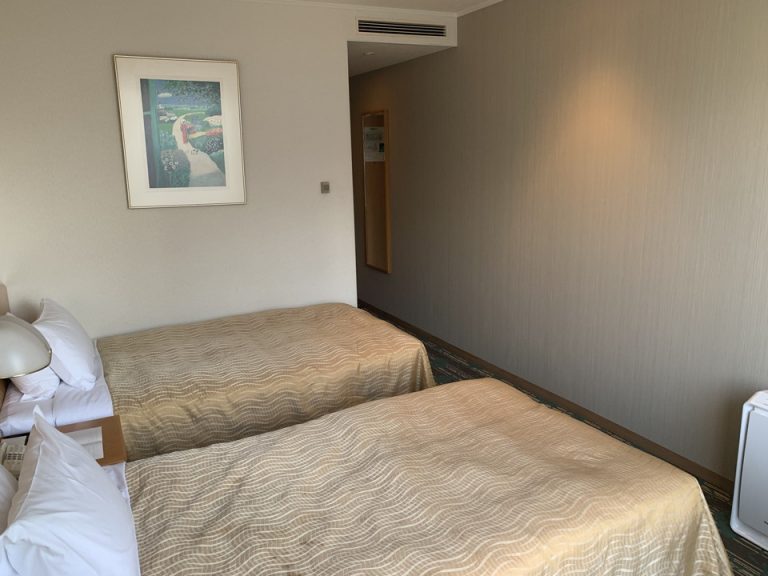 部屋全体(窓から)