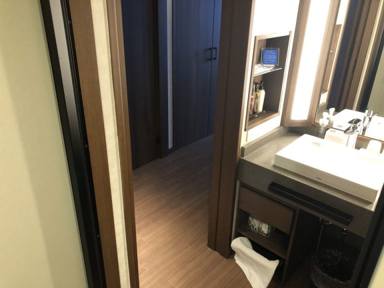 シャワールーム内から全景2