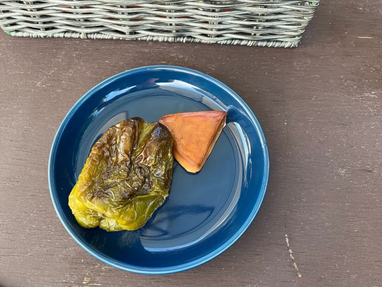 ピーマンと燻製チーズ