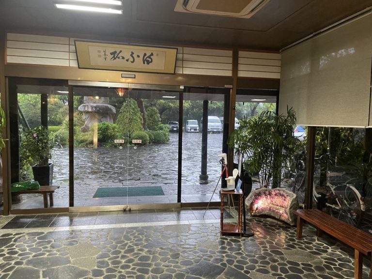 エントランス内観1