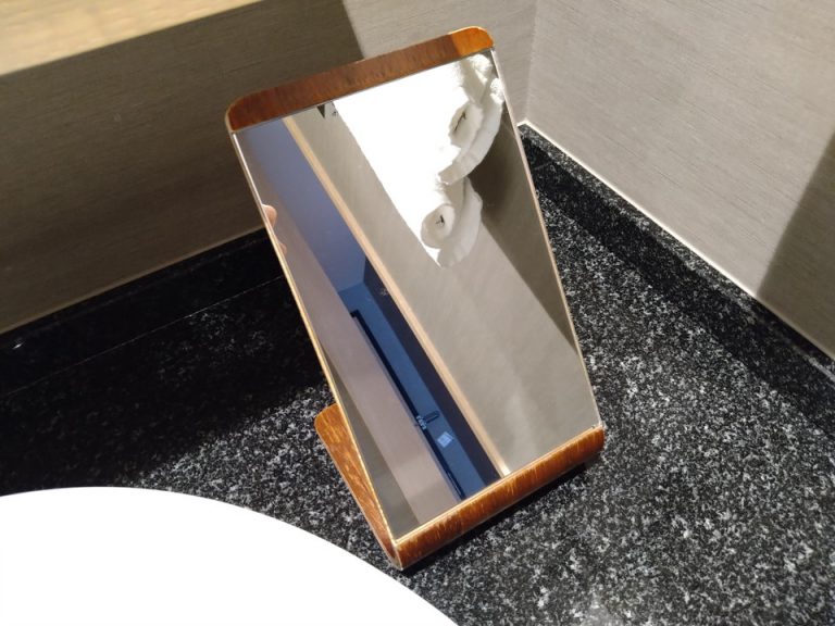 スタンドミラー