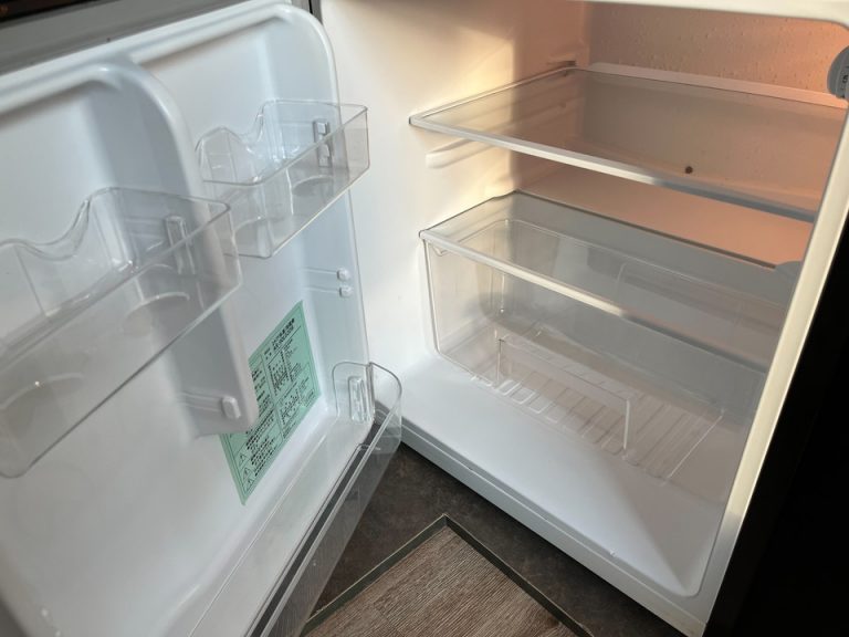 キッチン内冷蔵庫開