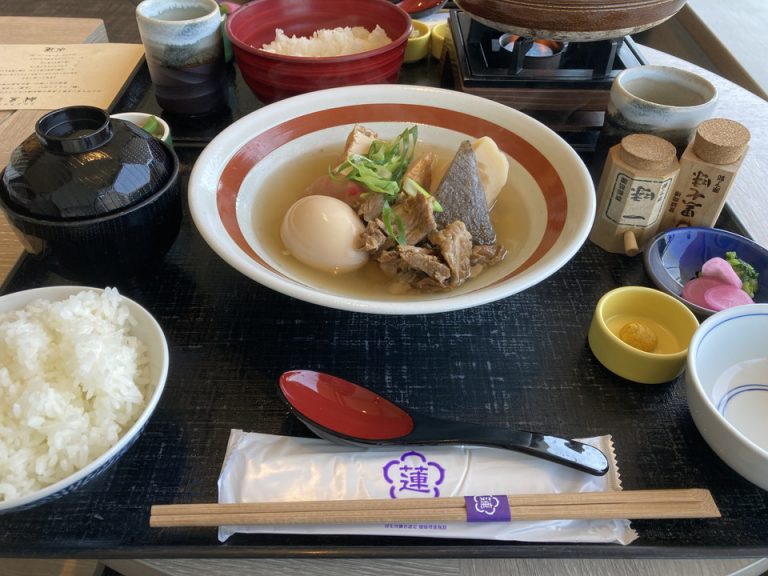 昼食でいただいたおでん定食