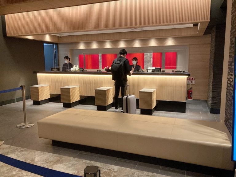 フロントカウンター