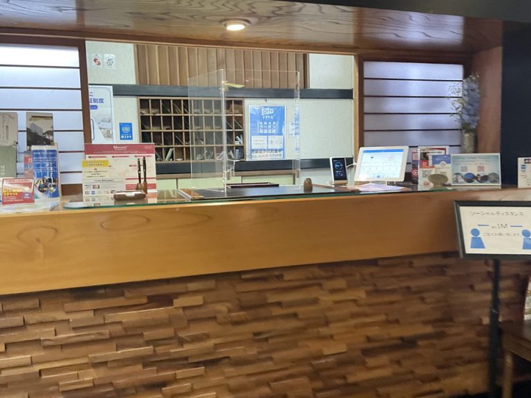 フロントカウンター