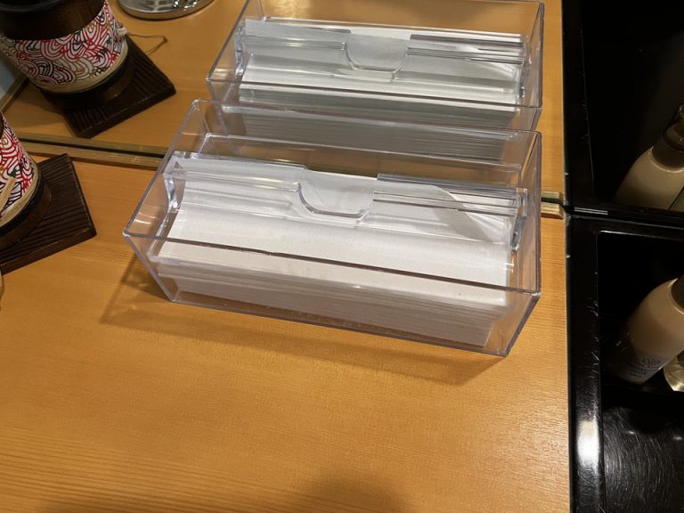 洗面台はペーパータオル