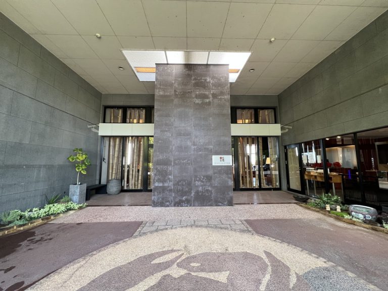 エントランス外観