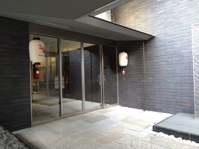 エントランス外観