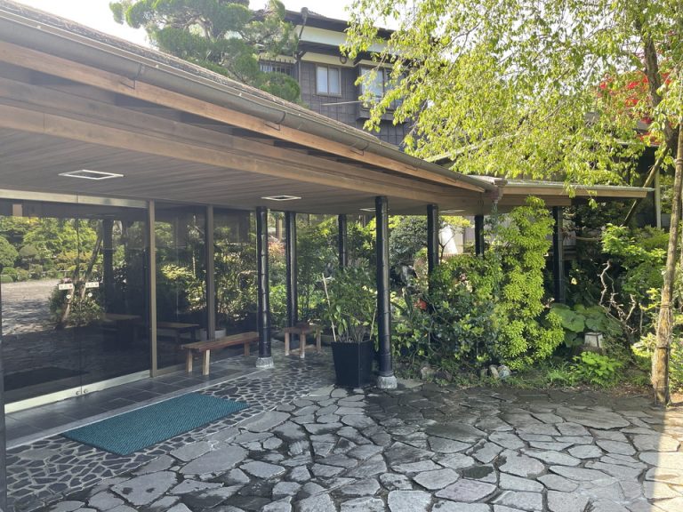 エントランス外観