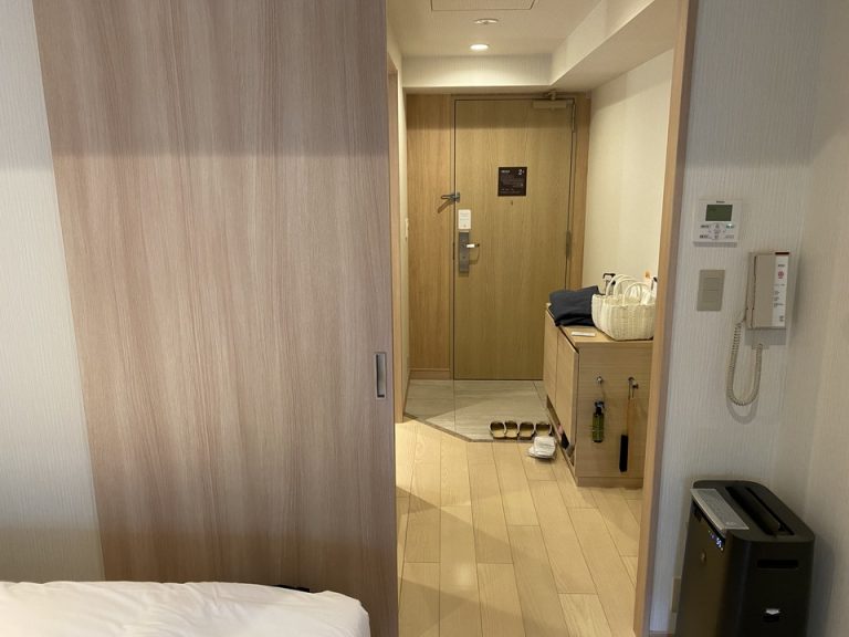 客室全体(入口方向)2