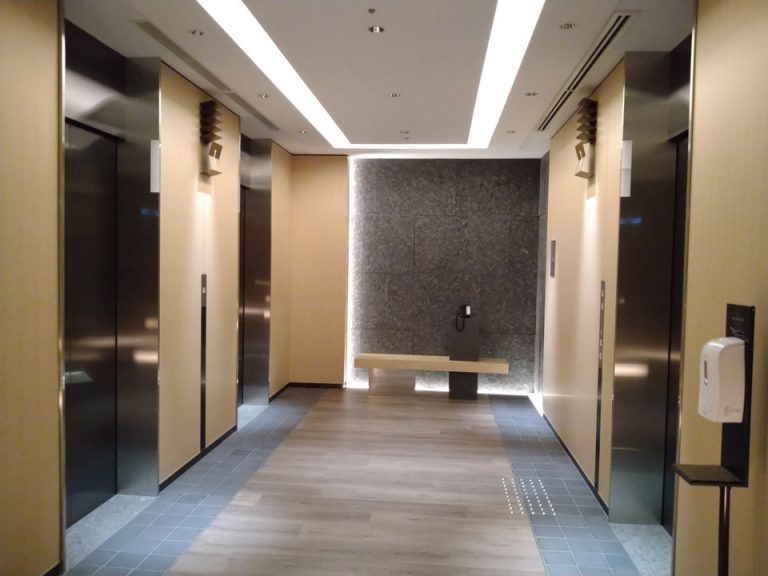 エレベーターホールフロント階JPG