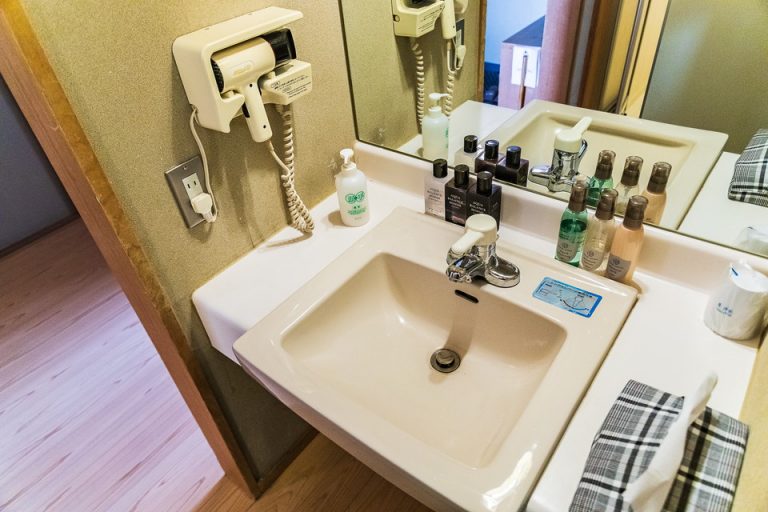 洗面台はアメニティがいっぱい