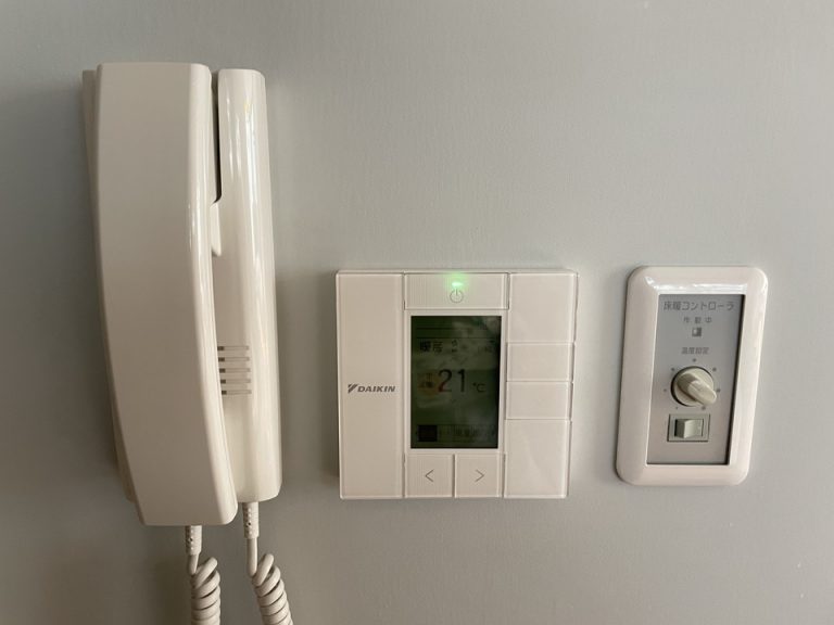 フロント直通電話、エアコン、床暖房