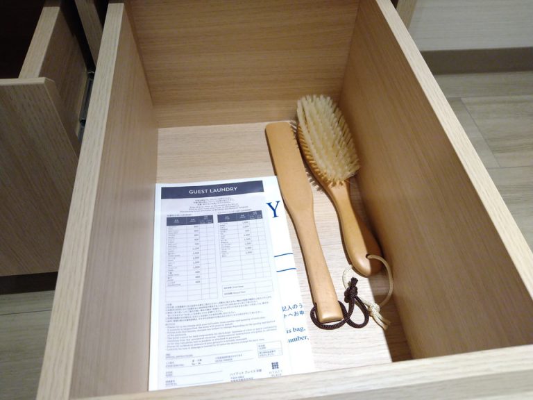 衣類ブラシ、靴ベラ