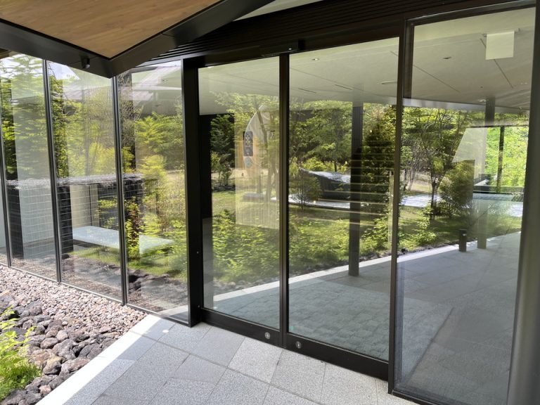 客室棟エントランス