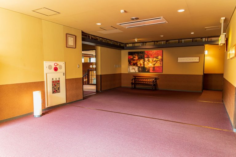 広めの客室エレベーターホール