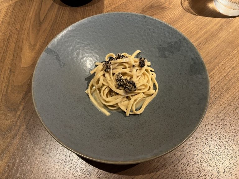 トリュフソースのパスタ