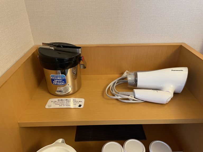 棚の上段にあるアイスペール