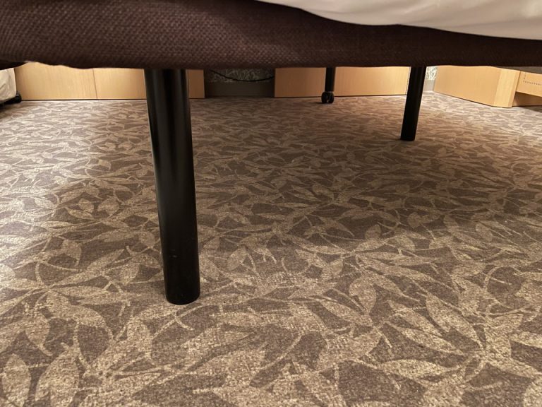 ベッド下空間(収納スペース)