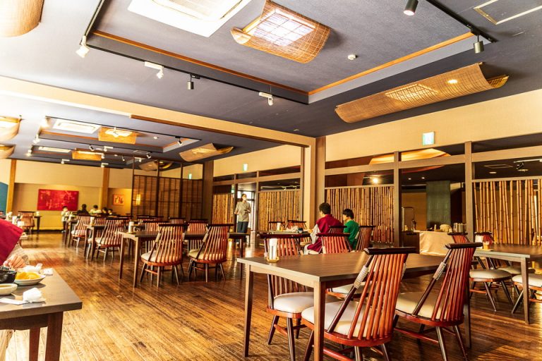 広めの朝食会場