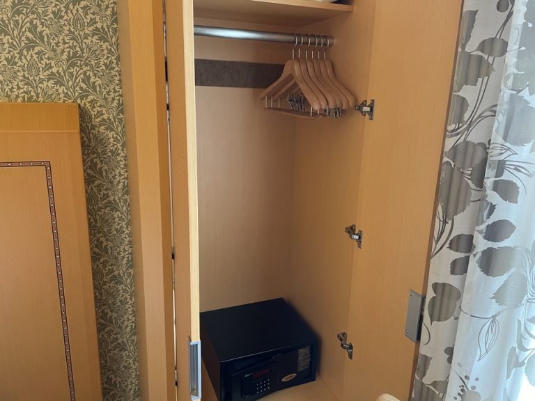 クローゼット(開けた状態)