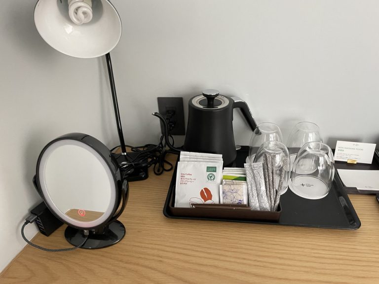 ケトル、化粧鏡、アメニティ