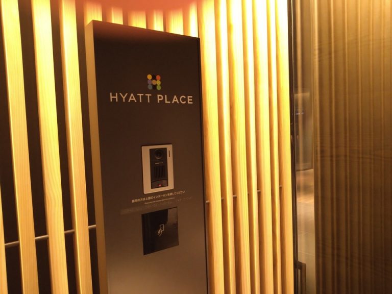 エントランスのインターホン