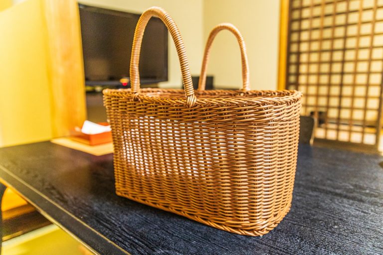 アメニティー入りの網かごはそのまま温泉に持っていけるので便利です