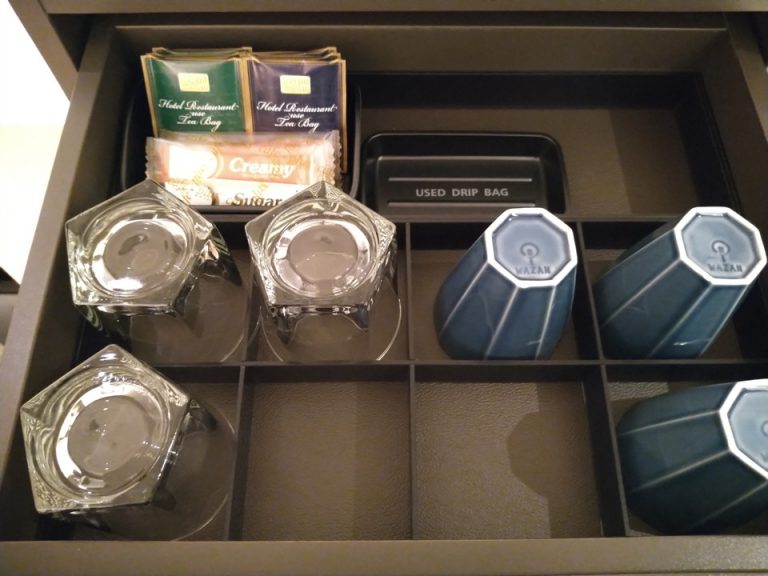 グラス、カップ