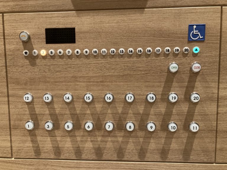 エレベーター階数ボタン