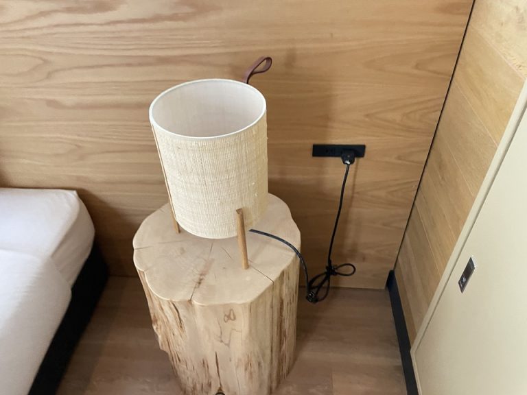 ベッド横ライト