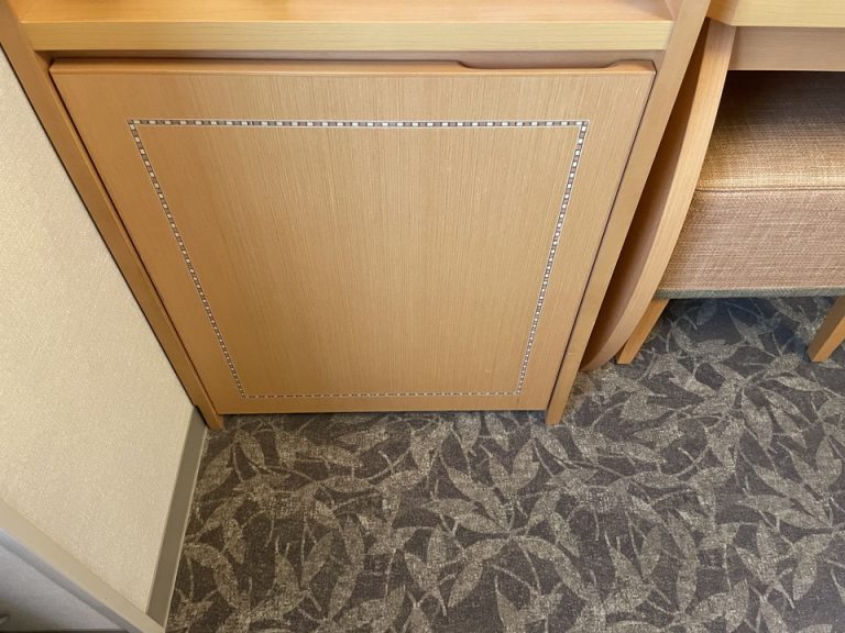 ミニバー・カフェの下段棚部分