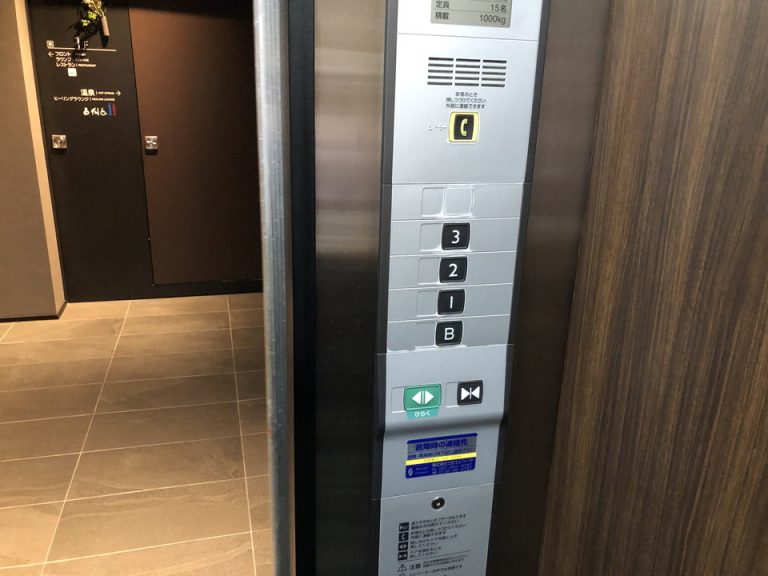 エレベーター階