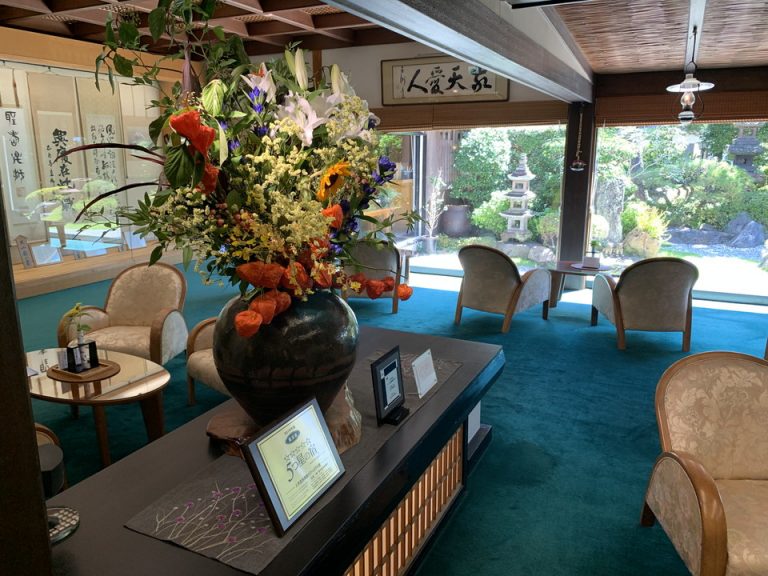 ロビーに飾られている花