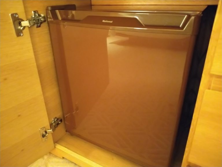 冷蔵庫(閉じた状態)