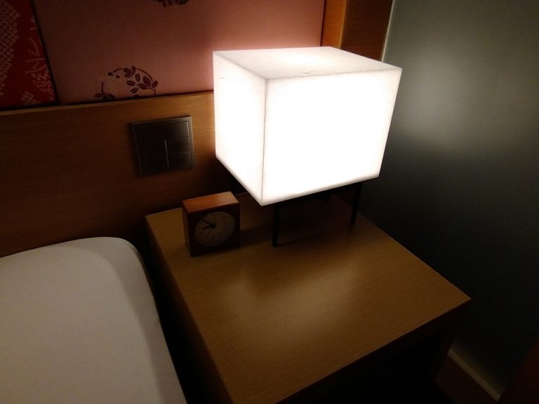 サイドデスクの行灯