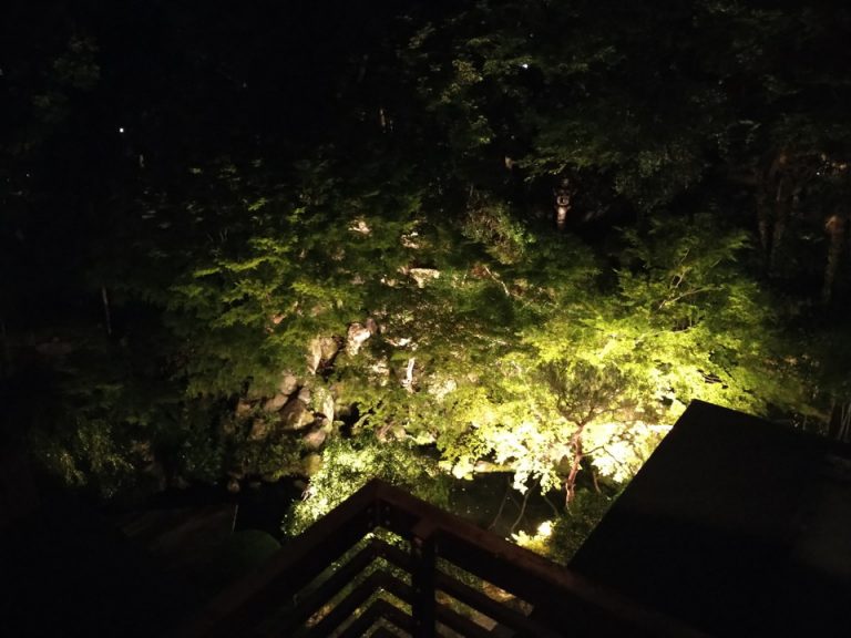 窓からの景色夜